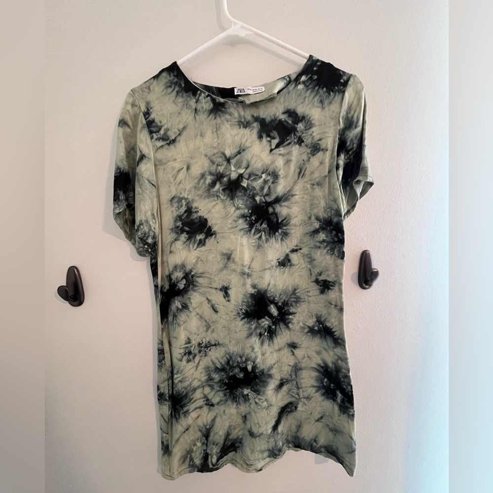 Zara XS tie die t shirt dress